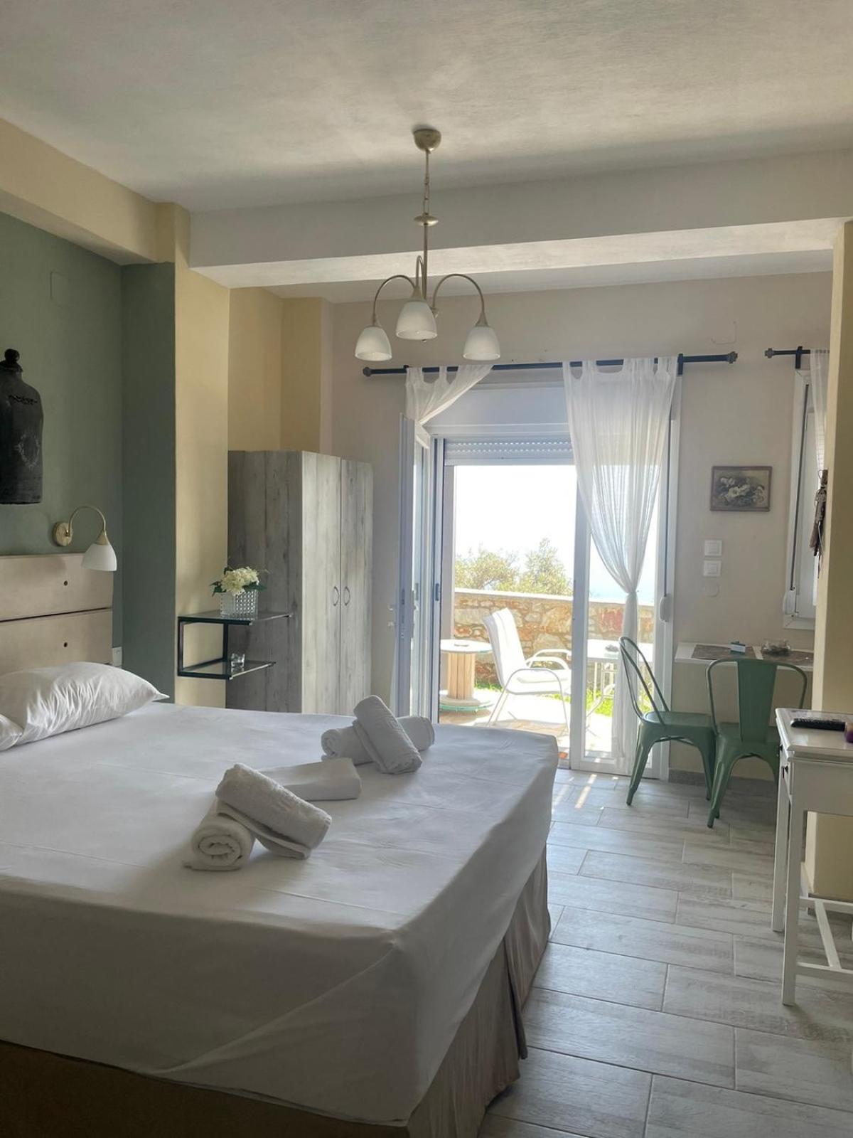 סקופלוס טאון Axion Esti Apartments מראה חיצוני תמונה